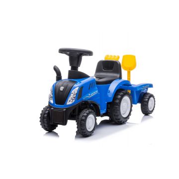 New Holland T7 Foot-to-Floor Tractor with Trailer blue